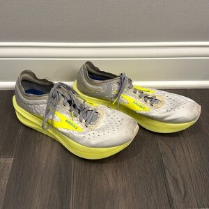 Men’s Brooks Hyperion Elite size 12